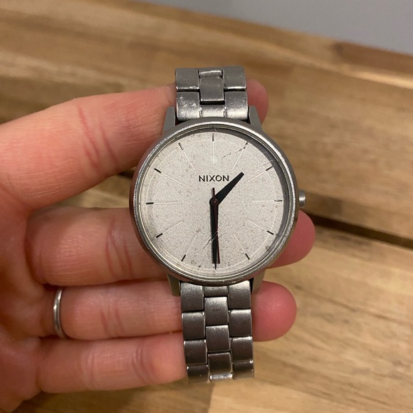 Nixon The Kensington "Movin' Out" Watch - Picture 1 of 4
